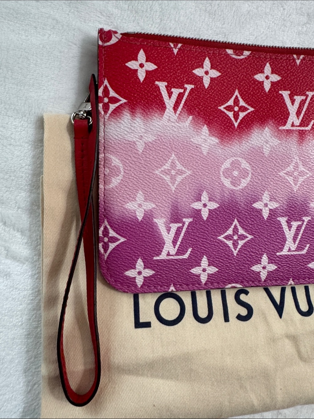 Louis Vuitton Authentic Pink to Red Gradient Monogram Wristlet - Picture 5 of 14